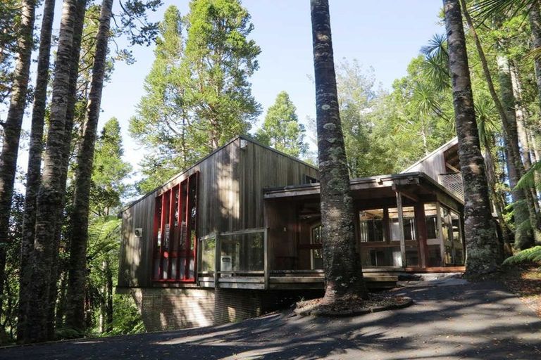 Photo of property in 52 Park Hill Road, Birkenhead, Auckland, 0626