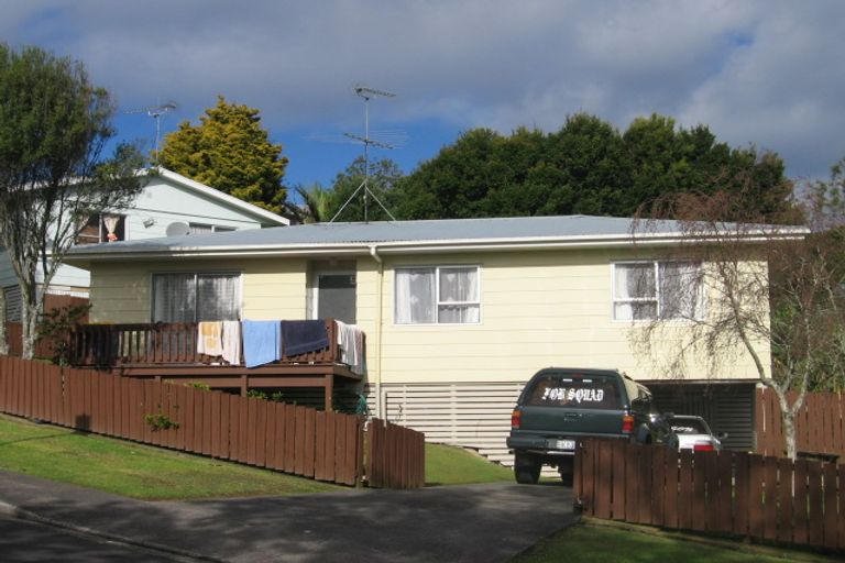 Photo of property in 22 Lilburn Crescent, Massey, Auckland, 0614