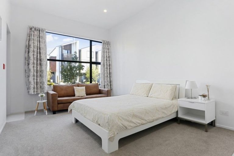 Photo of property in 80 Hobsonville Point Road, Hobsonville, Auckland, 0616