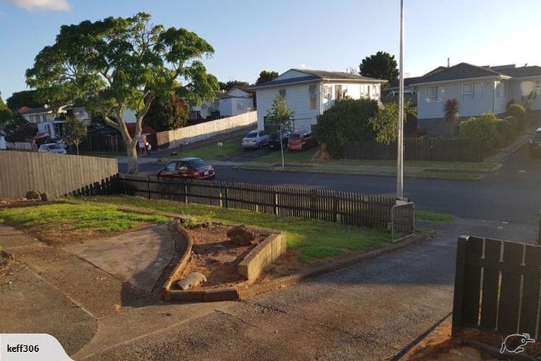 Photo of property in 14 Frobisher Way, Clendon Park, Auckland, 2103