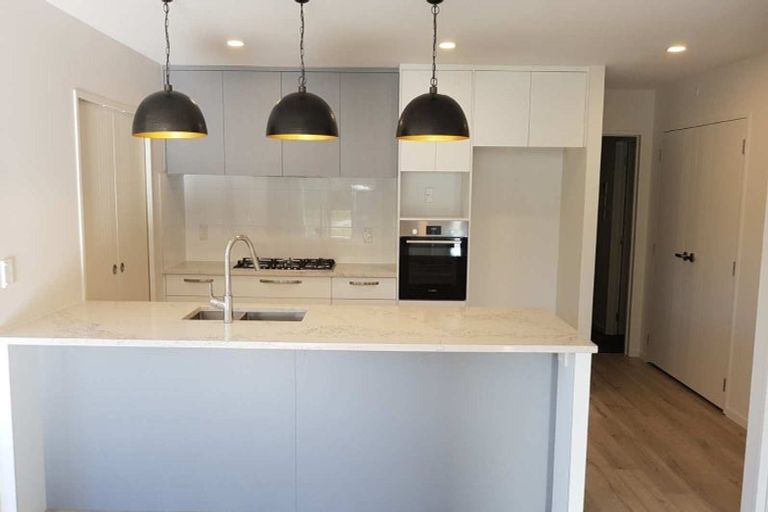 Photo of property in 117 Karepiro Drive, Stanmore Bay, Whangaparaoa, 0932