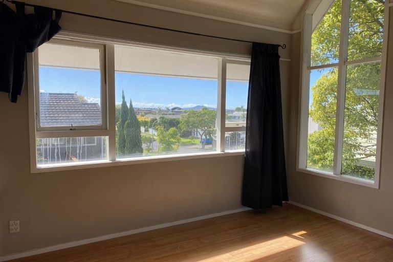 Photo of property in 2/32 Prince Regent Drive, Half Moon Bay, Auckland, 2012