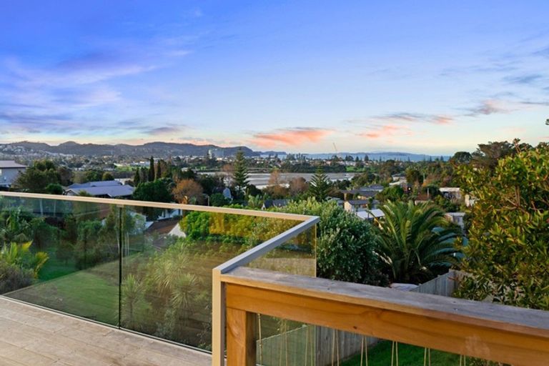 Photo of property in 2/17 Moffat Road, Red Beach, 0932