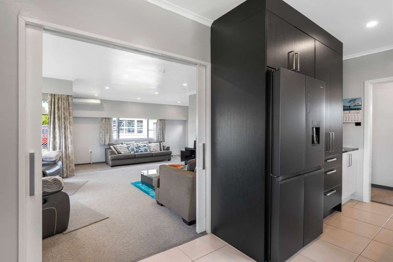 Photo of property in 16 Meadowvale Drive, Levin, 5510