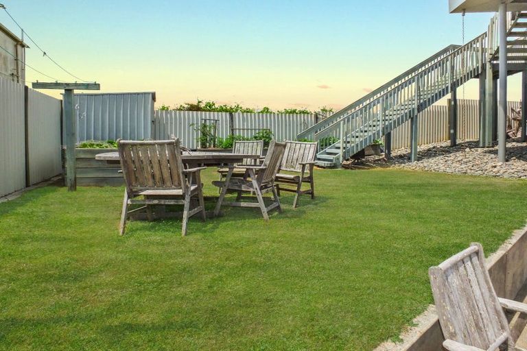 Photo of property in 9 Trafalgar Street, Foxton Beach, Foxton, 4815