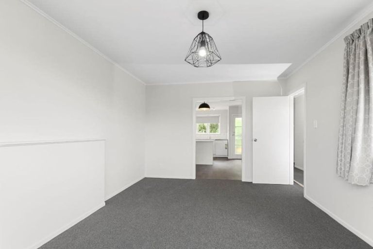 Photo of property in 4 Sexton Place, Manurewa East, Auckland, 2102