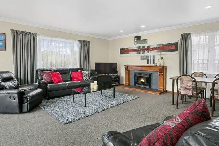 Photo of property in 54 Routley Crescent, Elderslea, Upper Hutt, 5018