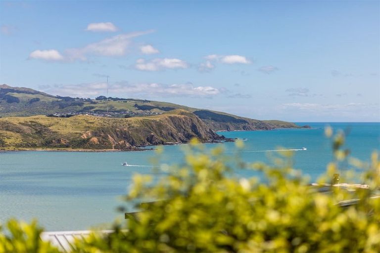 Photo of property in 13 The Track, Plimmerton, Porirua, 5026