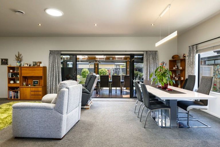 Photo of property in 17 Magnolia Drive, Springlands, Blenheim, 7201