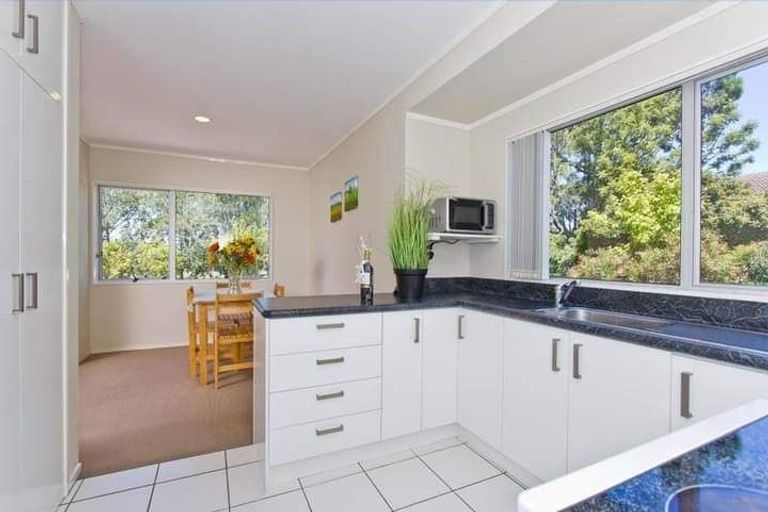 Photo of property in 2/159 Gossamer Drive, Pakuranga Heights, Auckland, 2010