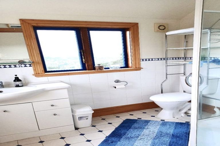 Photo of property in 14 Dorking Road, Brooklyn, Wellington, 6021