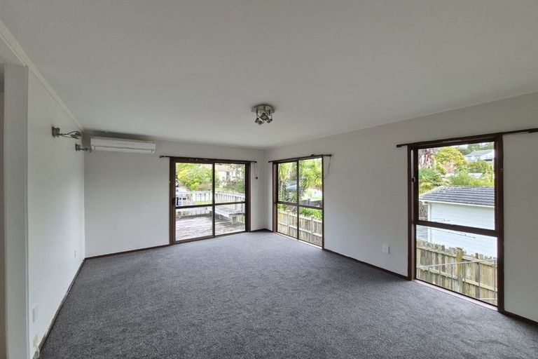 Photo of property in 6 Garner Place, Glenfield, Auckland, 0629