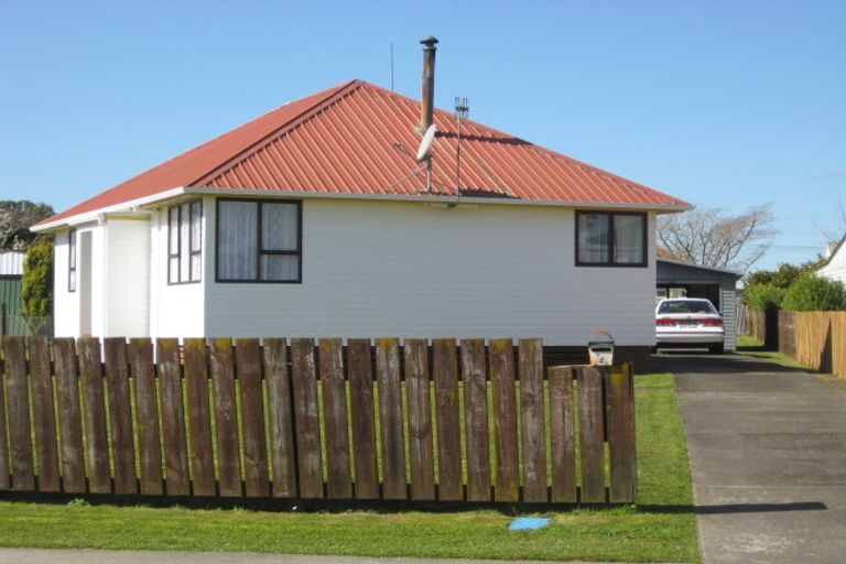 Photo of property in 4 Matai Street, Edgecumbe, 3120