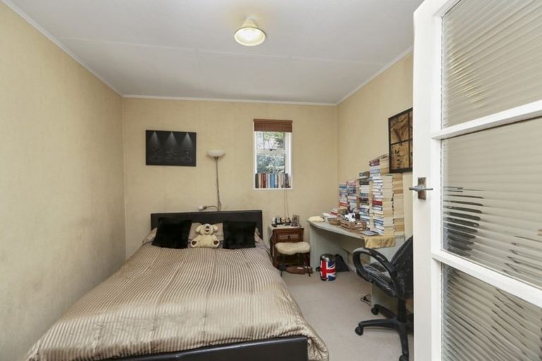 Photo of property in 6 Parris Street, Moturoa, New Plymouth, 4310