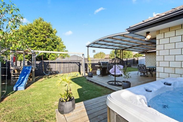 Photo of property in 16 Thomas Moore Place, Pukekohe, 2120