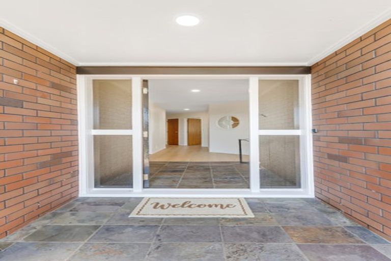 Photo of property in 105 Oliver Road, Eastern Beach, Auckland, 2012