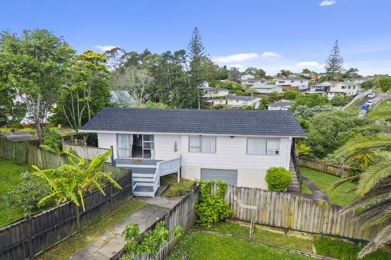 Photo of property in 27 Cedar Heights Avenue, Massey, Auckland, 0614