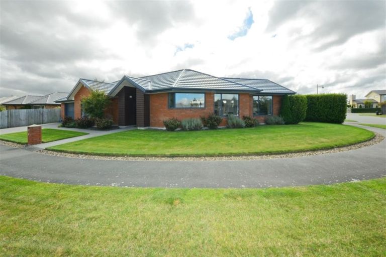 Photo of property in 6 Cyclamen Place, Aidanfield, Christchurch, 8025