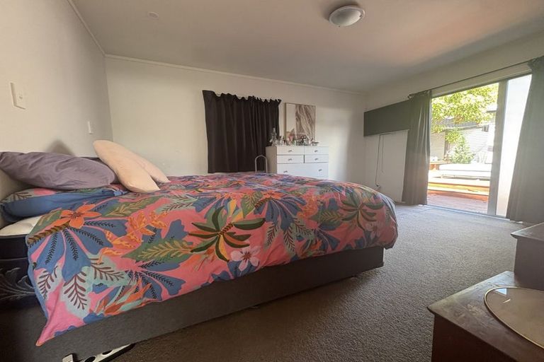 Photo of property in 16 Glenvar Road, Torbay, Auckland, 0630