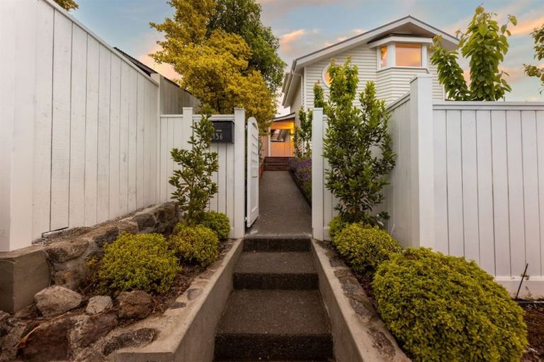 Photo of property in 156 Hackthorne Road, Cashmere, Christchurch, 8022