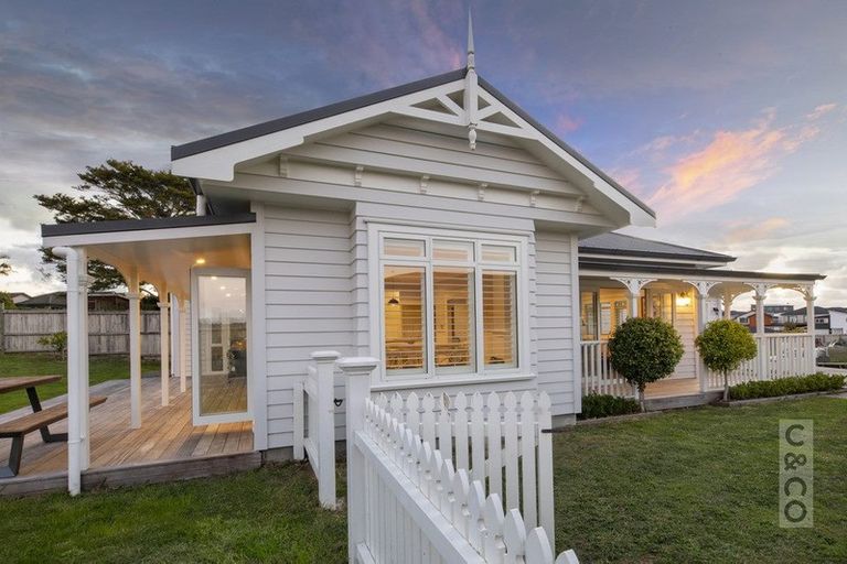 Photo of property in 33 Ara Kakara Avenue, Huapai, Kumeu, 0810