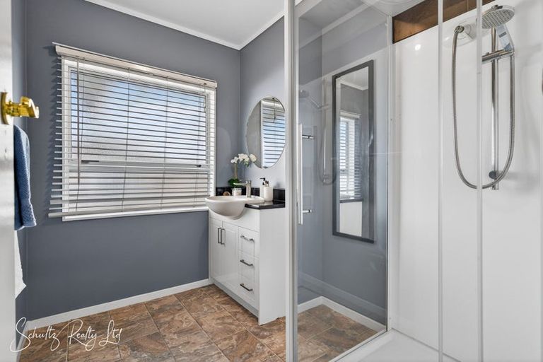 Photo of property in 27 Hurndall Street East, Maungaturoto, 0520