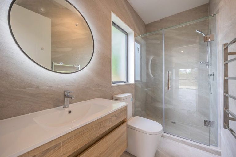 Photo of property in 3b Nor'east Drive, Northcross, Auckland, 0632