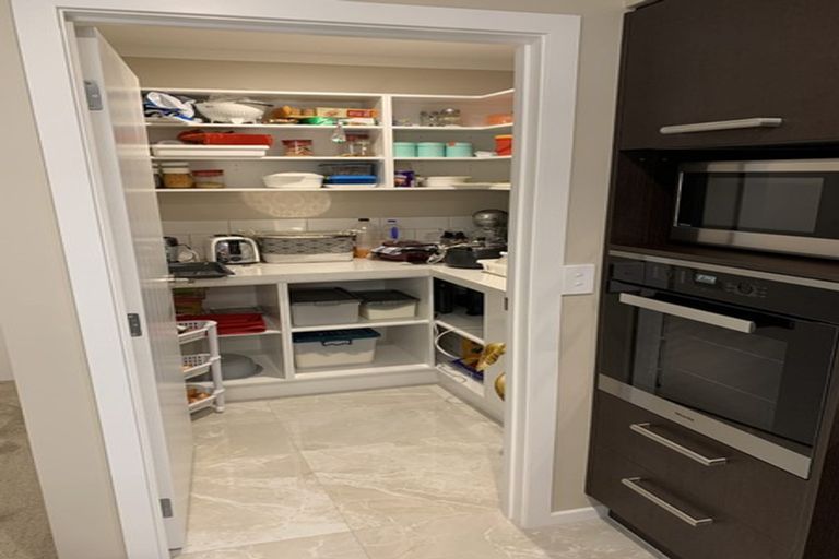 Photo of property in 14 Ivy Lane, Kelvin Grove, Palmerston North, 4414