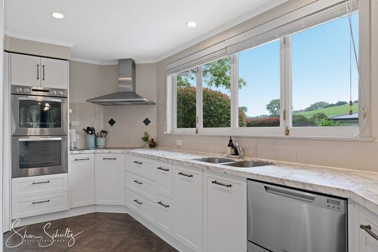 Photo of property in 31 Franklin Road, Paparoa, 0571