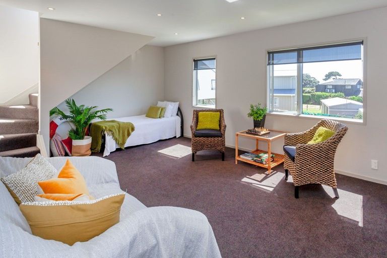 Photo of property in 17 Hahei Beach Road, Hahei, Whitianga, 3591