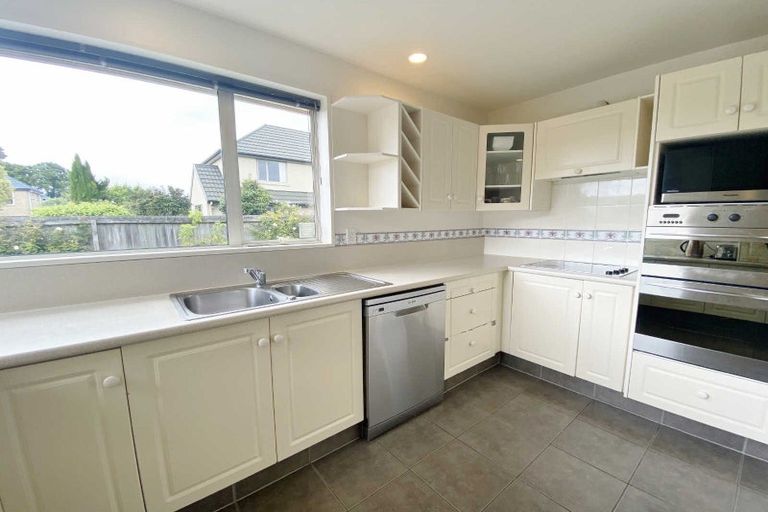 Photo of property in 2/37 Avonhead Road, Avonhead, Christchurch, 8042