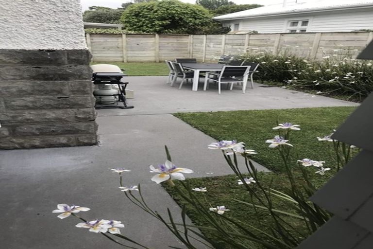 Photo of property in 76 Paynters Avenue, Strandon, New Plymouth, 4312