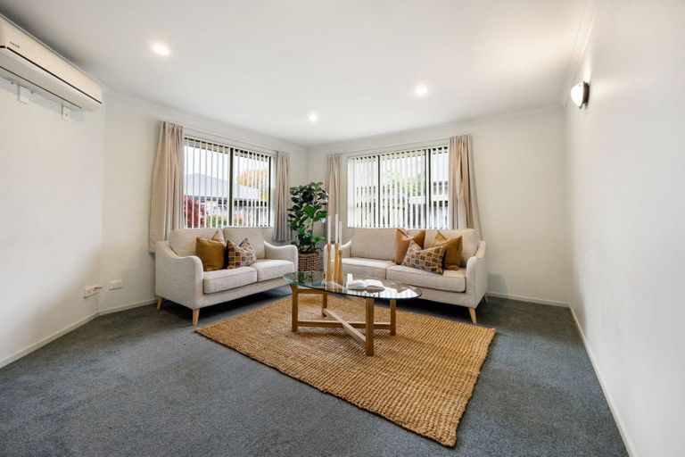 Photo of property in 12 Greenough Place, Rototuna, Hamilton, 3210