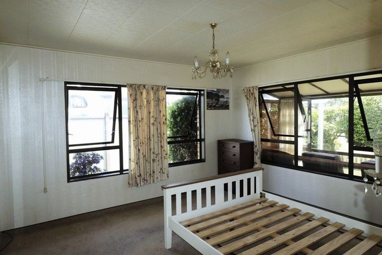 Photo of property in 12 Warwick Place, Springvale, Whanganui, 4501