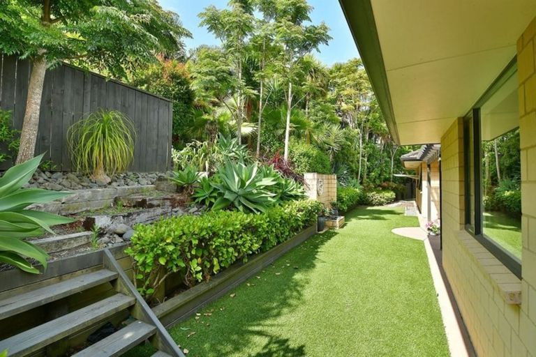 Photo of property in 8a Astrolabe Place, Gulf Harbour, Whangaparaoa, 0930