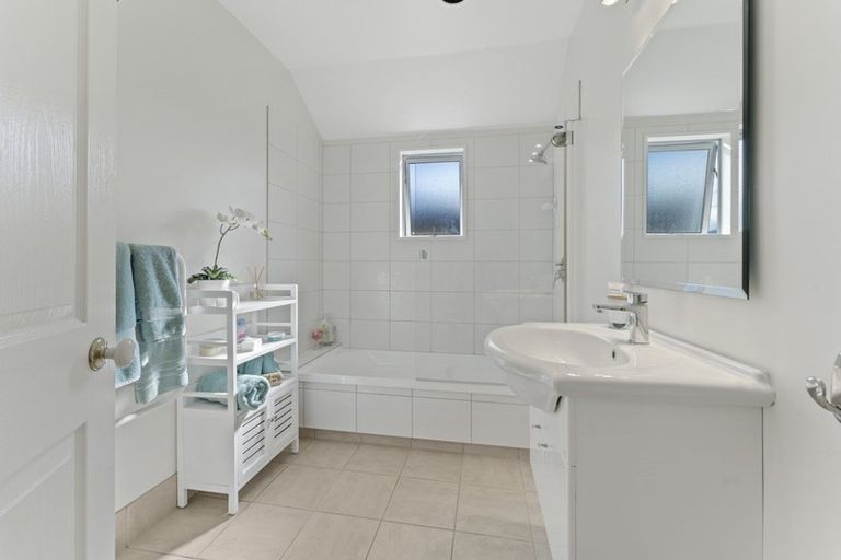 Photo of property in 8 Robertson Court, Cromwell, 9310