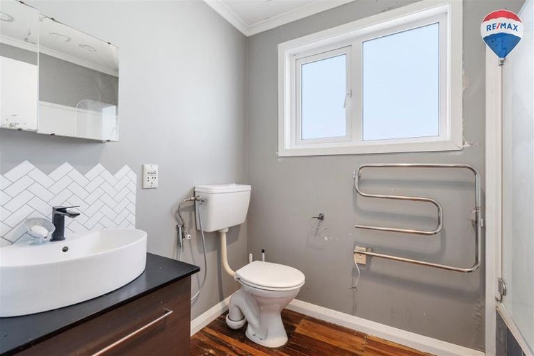 Photo of property in 206 Cambridge Terrace, Naenae, Lower Hutt, 5011