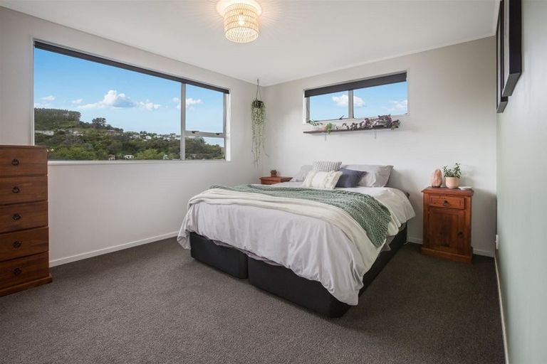 Photo of property in 5 Woolwich Close, Whitby, Porirua, 5024