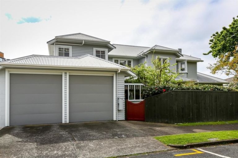 Photo of property in 39 Fillis Street, New Plymouth, 4310