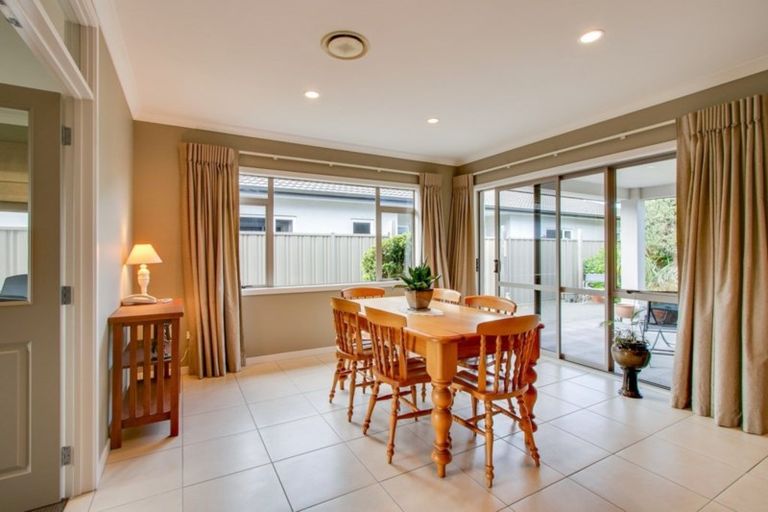 Photo of property in 18 Pania Place, Poraiti, Napier, 4112
