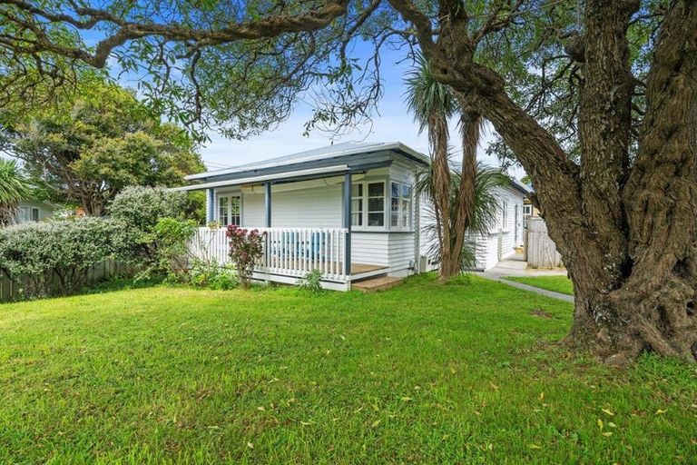 Photo of property in 3 Whites Line West, Woburn, Lower Hutt, 5010