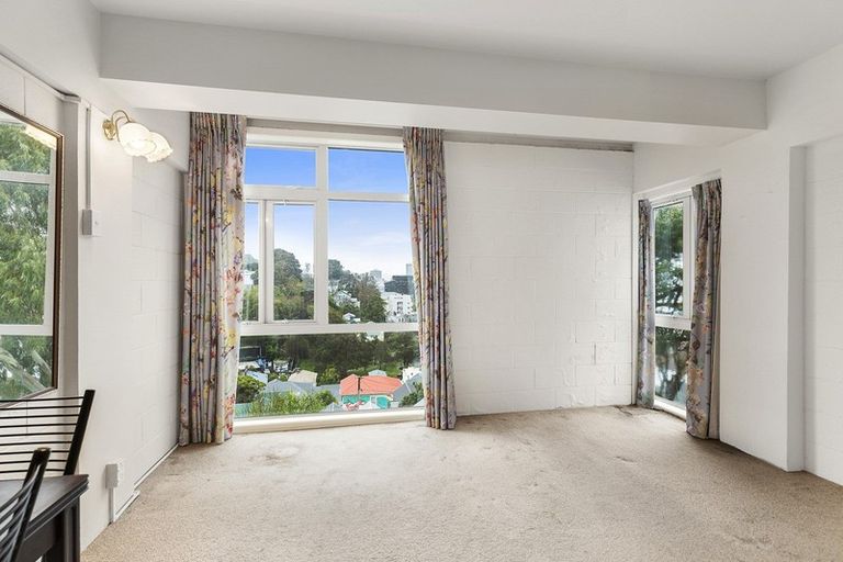Photo of property in Fairmont Flats, 2d/20 Maarama Crescent, Aro Valley, Wellington, 6021