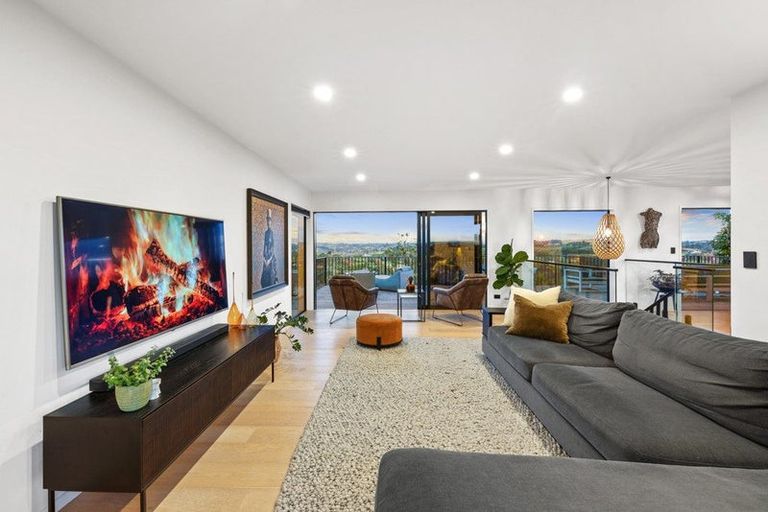 Photo of property in 175 Sandspit Road, Shelly Park, Auckland, 2014