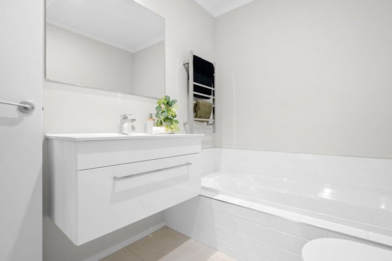 Photo of property in 10 Rebekah Crescent, Flagstaff, Hamilton, 3210