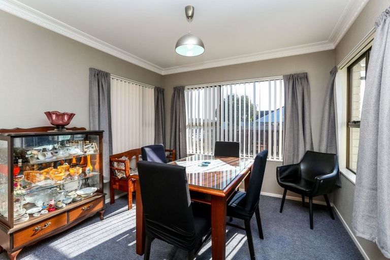 Photo of property in 1 Nursery Place, Westown, New Plymouth, 4310