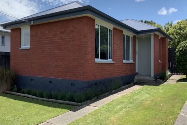 Photo of property in 12 Holloway Street, Waikiwi, Invercargill, 9810