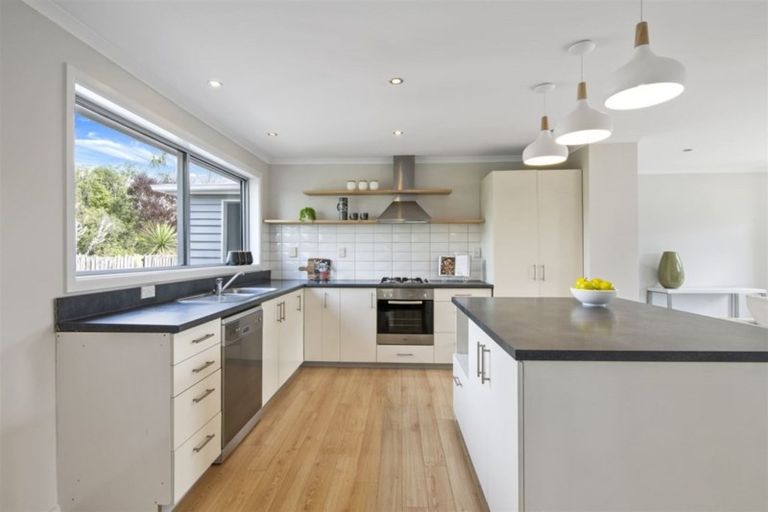 Photo of property in 55 Cuffs Road, Wainoni, Christchurch, 8061