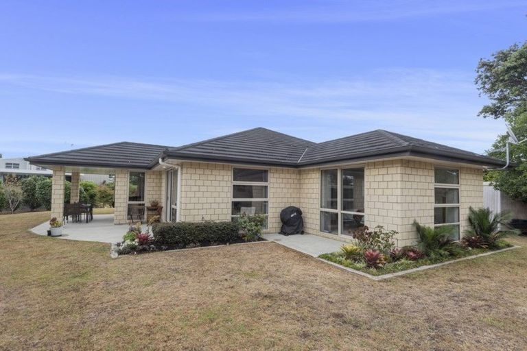 Photo of property in 160b One Tree Point Road, One Tree Point, 0118