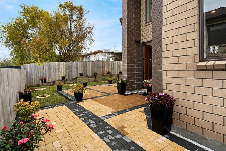 Photo of property in 74b Stamford Park Road, Mount Roskill, Auckland, 1041