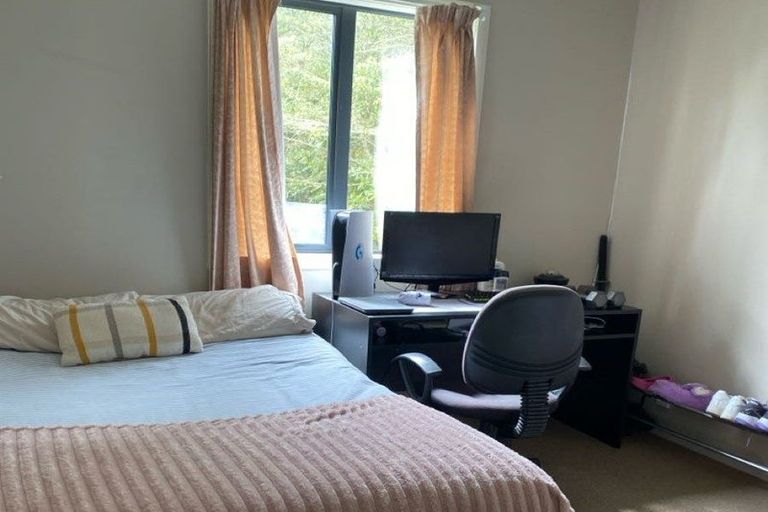 Photo of property in 8 Aratika Grove, Stokes Valley, Lower Hutt, 5019